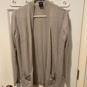 Light weight gap gray cardigan with pockets